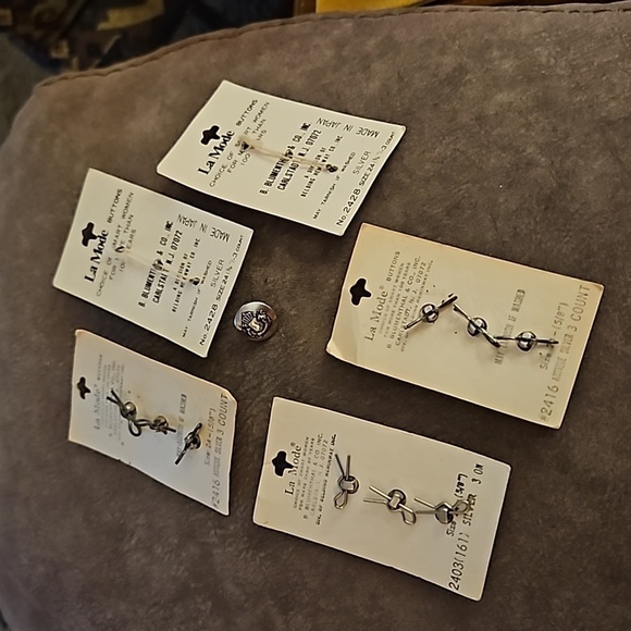 VTG Silver Coat of Arms Crest Uniform Metal Buttons 5/8" - Picture 7 of 8